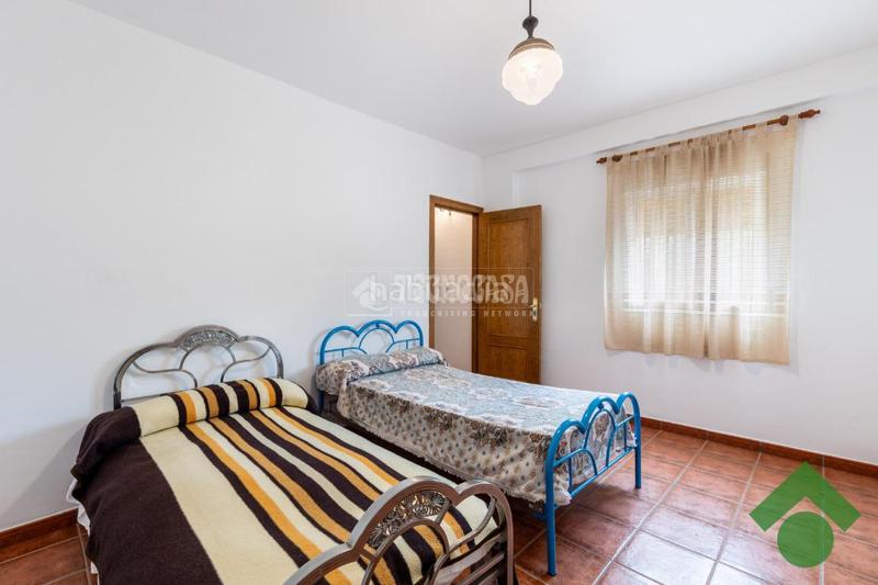 Foto 4163135b-fcb7-44ea-9683-26368947a615. Haus mit heizung parking in Loja