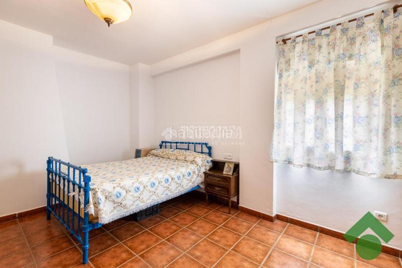 Foto 83e765f6-18fa-4dfe-9869-4c42e0d00f9a. Haus mit heizung parking in Loja