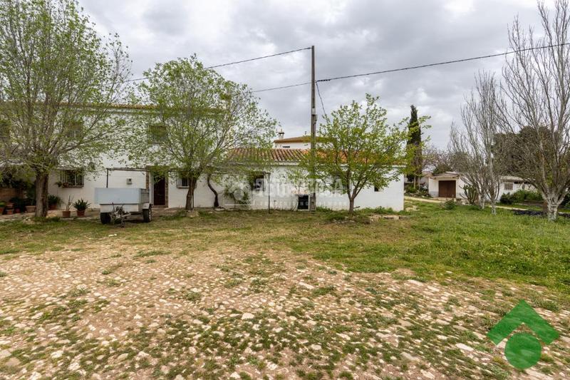 Foto b316a36d-939e-4a3d-b74c-16018016583e. Haus mit heizung parking in Loja