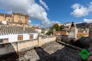 Casa aparellada a Loja. Casa en venta en loja