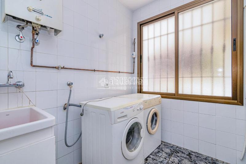 Foto 2b570bbb-af63-45d3-a877-ea0841c08c76. Piso  en venta en Loja