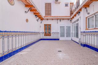 Casa aparellada a Loja. Casa en venta en loja
