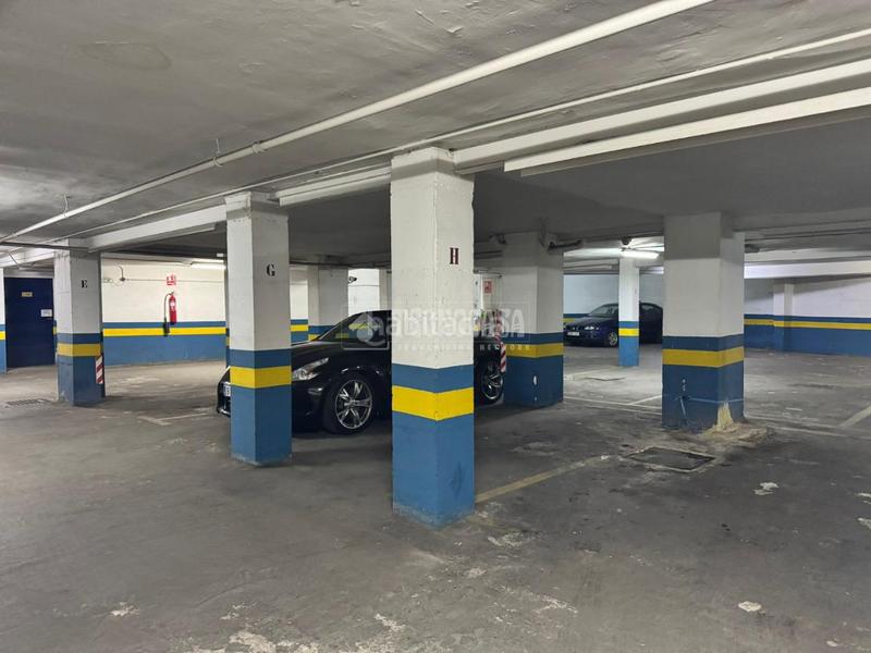 Foto bd8a46b5-e7c0-402f-a8a6-e6694d3f622b. Aparcament cotxe a Centro Urbano San Sebastián de los Reyes