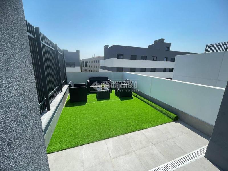 Foto 8dd8b272-7098-4565-bdce-72f709c14058. Alquiler dúplex piso en alquiler en Polígono Industrial-Norte San Sebastián de los Reyes
