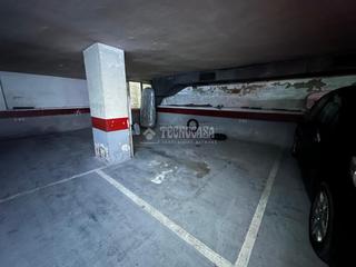 Parking coche en La Marina del Port. Boxplaza de garaje en venta en barcelona