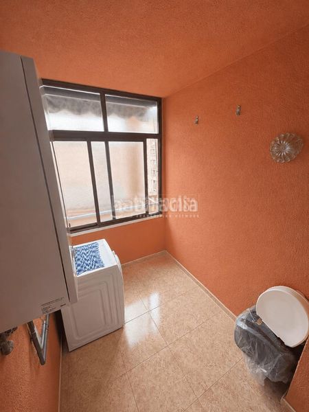 Foto bbb3d108-8260-4c5a-b153-3e585f58242f. Pis a La Marina del Port Barcelona