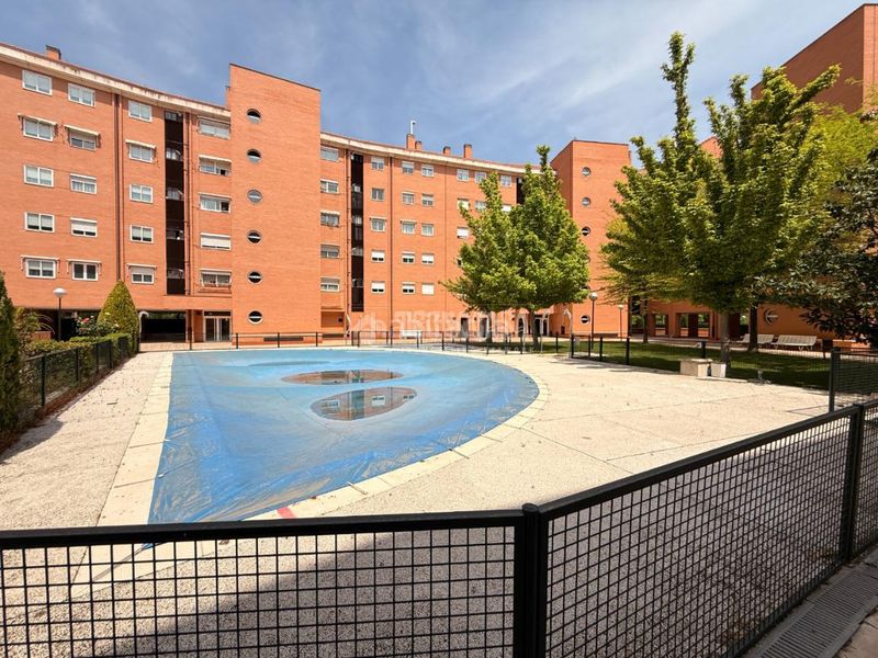 Foto 05d95d95-6ce8-422f-a05d-4ed7717789a6. Pis amb calefacció aparcament piscina a Horcajo Madrid