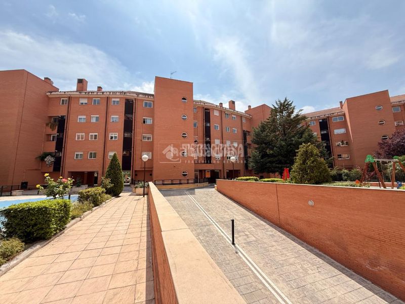 Foto bd40b88b-79a1-4c02-9932-1213821a4a5c. Pis amb calefacció aparcament piscina a Horcajo Madrid