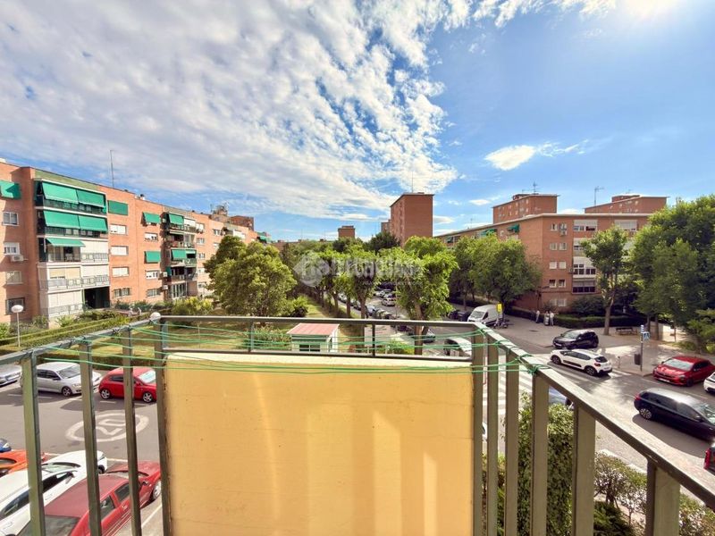 Foto 53a64c60-0d1b-4fc8-aebd-a729644bb12d. Pis amb calefacció aparcament a Vinateros Madrid