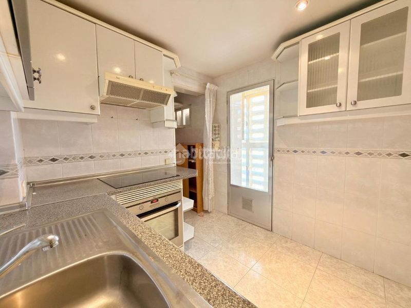 Foto e6c3a537-d432-4772-bca6-e33faabfbeae. Pis amb calefacció aparcament a Vinateros Madrid