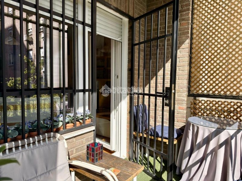 Foto abeb5030-b5f7-41e7-9fa4-90365885816a. Pis amb calefacció a Vinateros Madrid