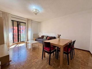 Etagenwohnung in Vinateros. Piso en venta en madrid