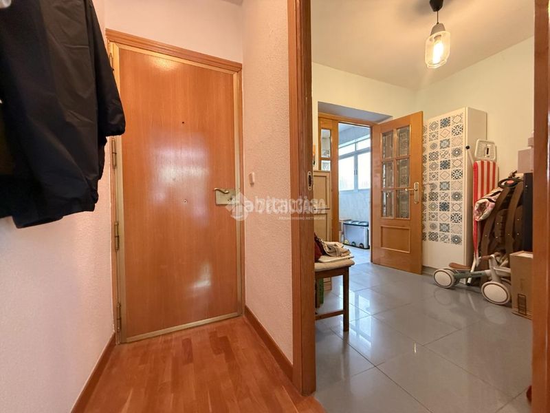Foto a4af6443-265b-4765-958e-628661e57755. Pis amb calefacció aparcament a Vinateros Madrid