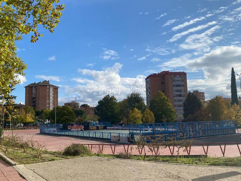 Foto 19ae0298-2c9c-4b88-955e-0e4c9672e6f2. Local comercial  en venta en Vinateros Madrid