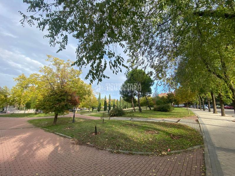 Foto 1ec03201-3573-4e6c-97b1-4c1b1ca48b54. Local comercial  en venta en Vinateros Madrid