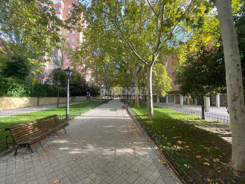 Foto 30d45075-572e-4c57-8012-5987c5772f93. Local comercial  en venta en Vinateros Madrid