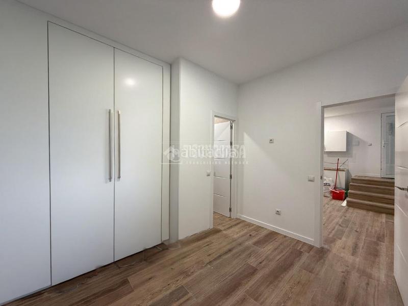 Foto e5765ae9-8db8-4fe9-80d3-112b61281559. Local comercial  en venta en Vinateros Madrid