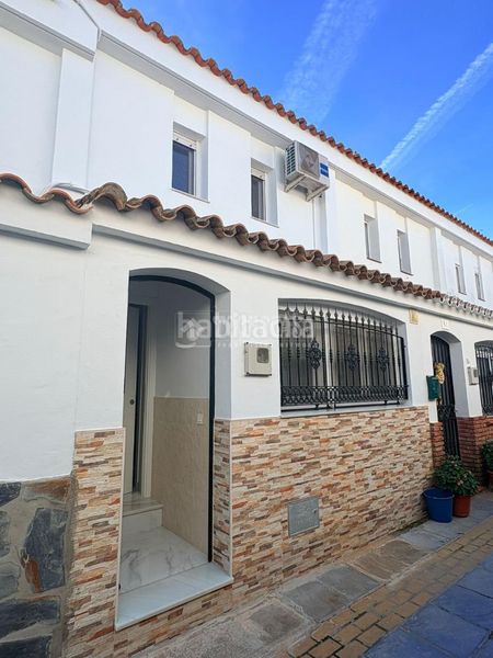 Foto 5648ca21-ad44-4e4d-ab62-ff6c5d4d1d8a. Casa aparellada amb aparcament a Vejer Vejer de la Frontera