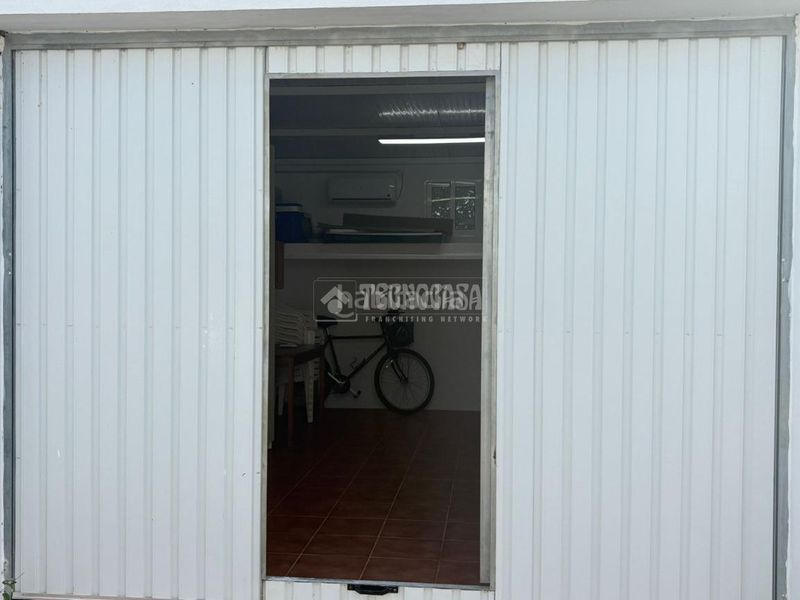 Foto acef3c0a-e67c-40ac-9a92-1d274f046a1f. Casa aparellada amb aparcament a Vejer Vejer de la Frontera