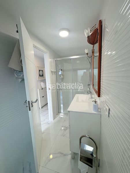 Foto b83b9fc8-ee8c-4ce2-a633-d1fd30402484. Casa aparellada amb aparcament a Vejer Vejer de la Frontera