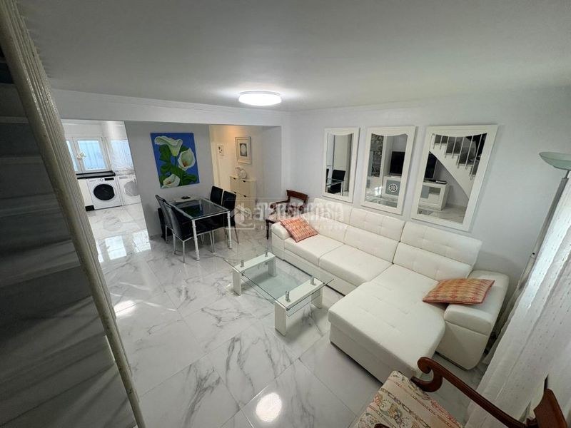 Foto f126fcd5-b7a1-41a5-87c8-0155bc3a776c. Casa aparellada amb aparcament a Vejer Vejer de la Frontera