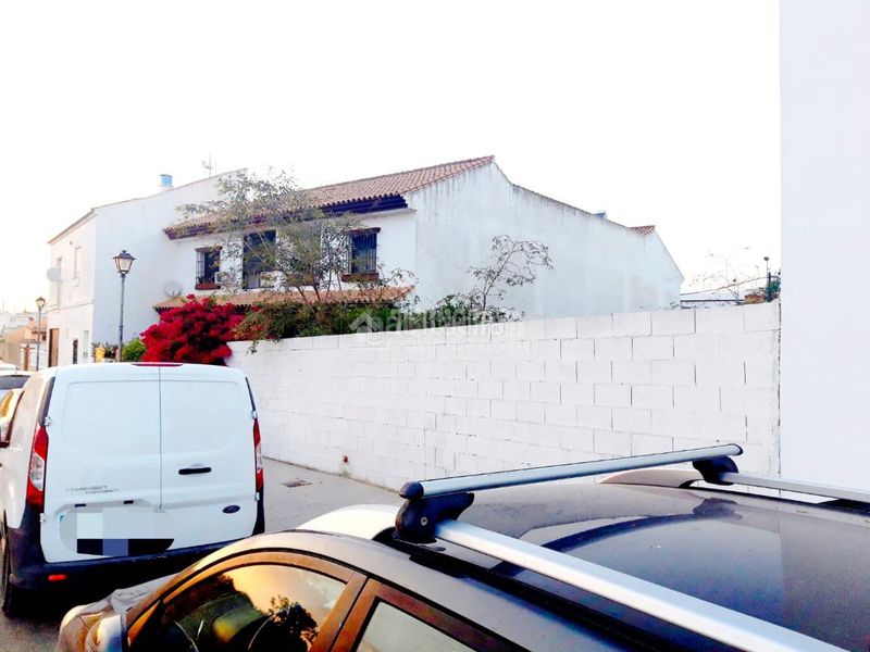 Foto bfbf3998-b34e-47e4-94b6-204b53b24191. Terreny residencial a Benalup