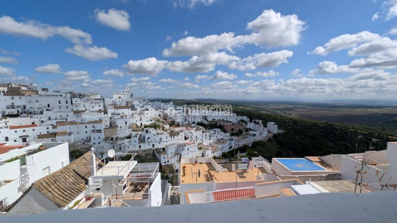 Foto 4a957e36-de8c-4128-81f8-218cf39f5351. Casa aparellada a Vejer Vejer de la Frontera