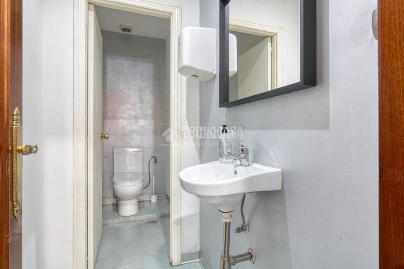 Foto 896824ff-4d60-4895-9a22-791554bf7984. Local comercial  en venta en Rondilla Valladolid