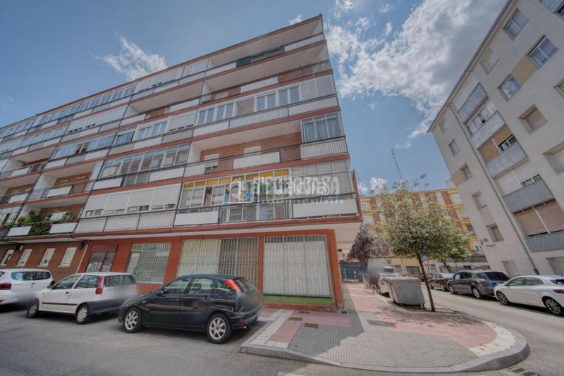 Foto e311fb7d-12ba-48ac-9f88-588895f3fd34. Local comercial almacén en venta en Rondilla Valladolid