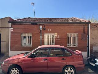 Casa aparellada en Barrio Espaa. Casa en venta en valladolid