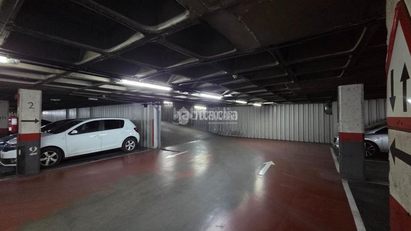 Foto d85edce2-4eed-4c80-a8eb-c1333a9d2e00. Aparcament cotxe a Rondilla Valladolid