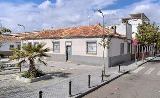 Casa aparellada a Campo de la Verdad - Miraflores. Casa en venta en cordoba