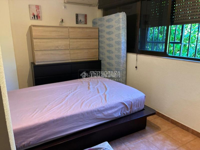 Foto edf364a2-0c2c-4ef9-93b1-713b64a839d4. Casa aparellada amb calefacció aparcament a Campo de la Verdad - Miraflores Córdoba