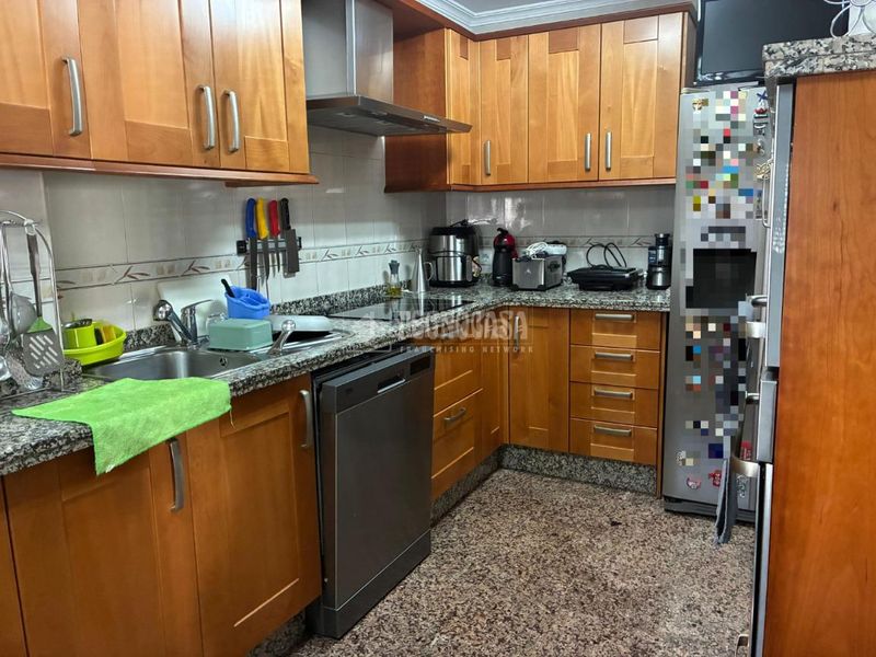 Foto f51602b6-f872-4989-bd50-751574a2a2df. Casa aparellada amb calefacció aparcament a Campo de la Verdad - Miraflores Córdoba