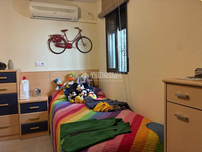 Foto fe2ffe64-b06d-4769-91e7-76bb2494c35f. Casa aparellada amb calefacció aparcament a Campo de la Verdad - Miraflores Córdoba