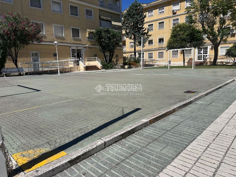 Foto bbfb7273-dfe2-44a2-a87c-a3dce55d585e. Pis amb aparcament a Sector Sur Córdoba