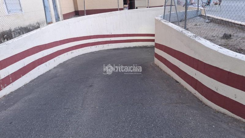 Foto 77b1f67d-7c38-460e-a05a-c37830f1ddc7. Aparcament cotxe a Sector Sur Córdoba