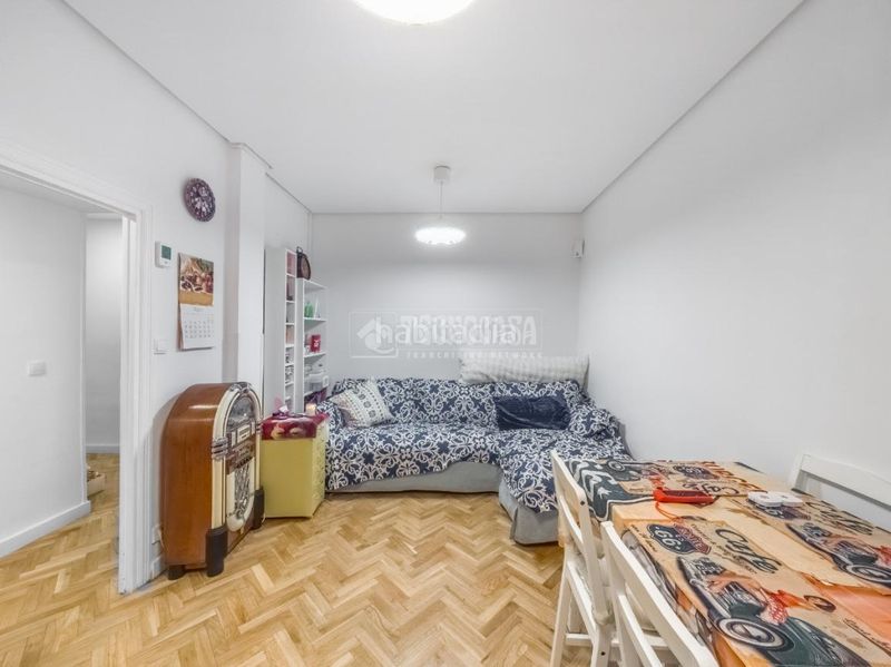 Foto b42aaad8-65de-4c6f-959d-93090e5f28b2. Pis a Gaztambide Madrid