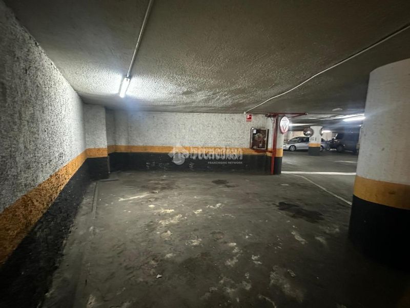Foto f0aa079a-63a4-4d05-95eb-1236f8d9c60e. Aparcament cotxe a Gaztambide Madrid