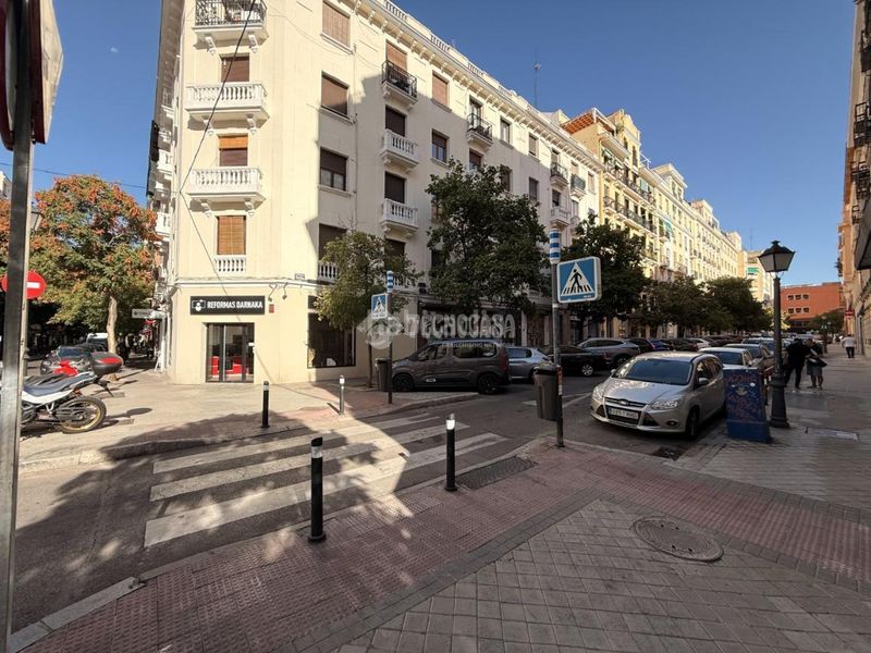 Foto fb0f24e9-17ad-401e-90fc-b98b960dd757. Rent flat in Arapiles Madrid