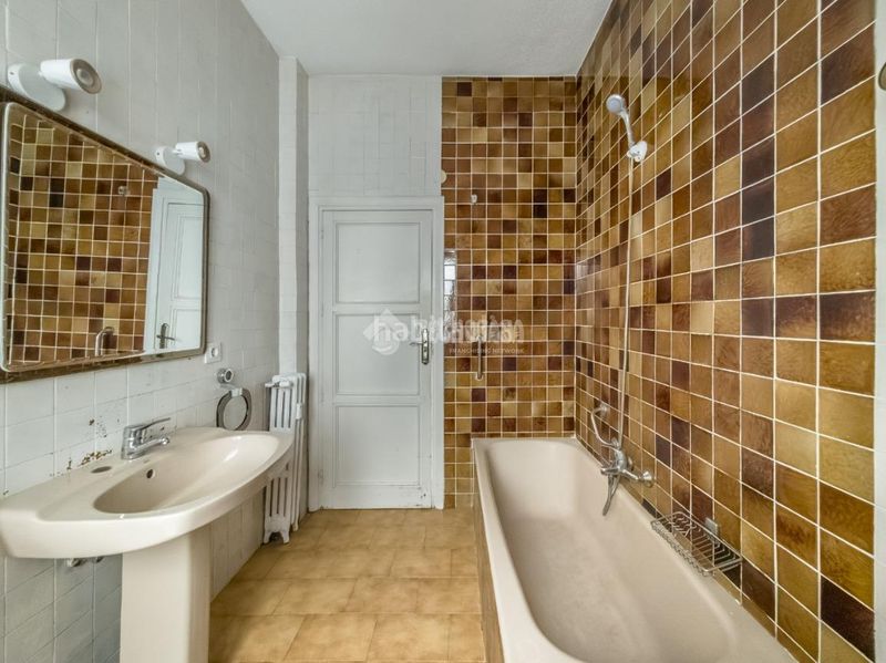 Foto 4c52e7c6-0e53-4bdc-8f26-737063df46b2. Piso  en venta en Arapiles Madrid