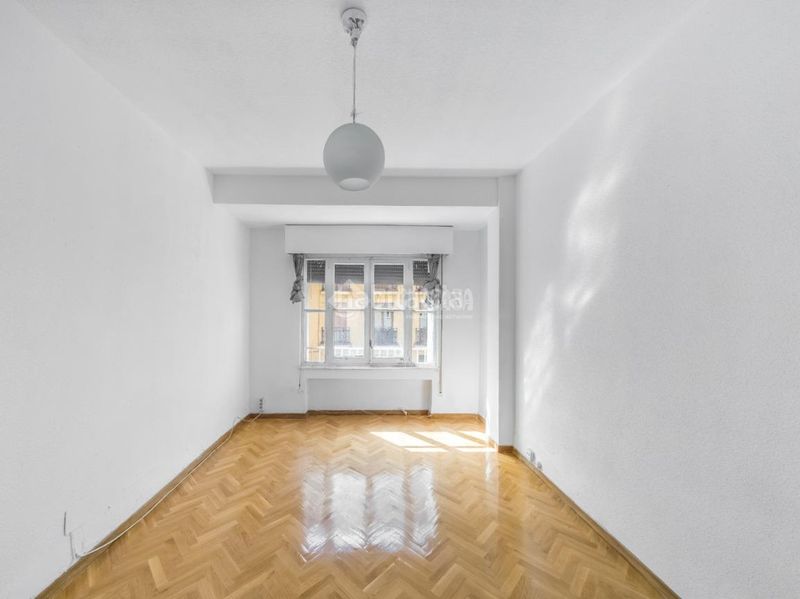 Foto d29b6632-3b4f-494e-979c-8046a419187b. Piso  en venta en Arapiles Madrid