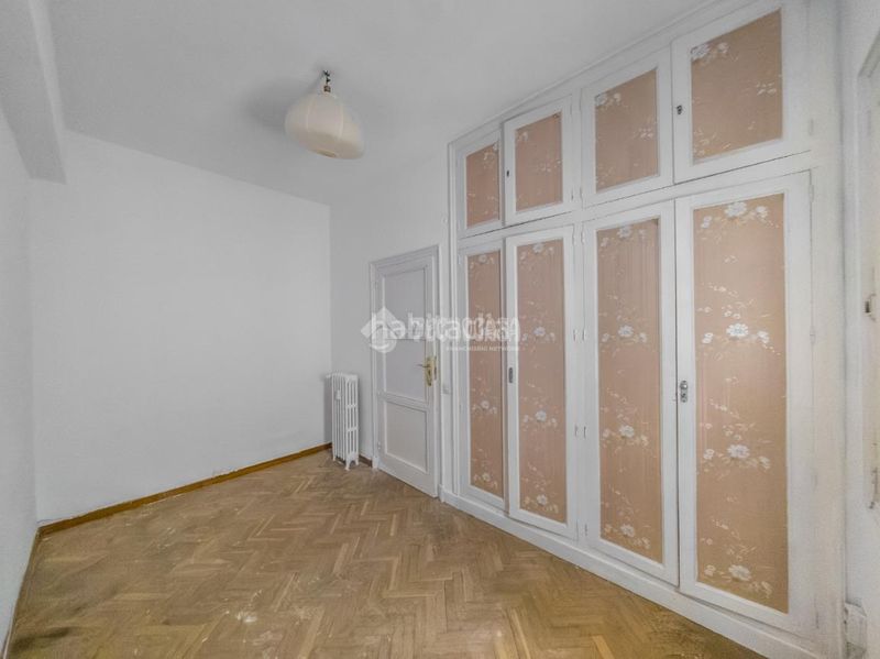 Foto fc77167a-f3bc-41ea-9723-58c65ebc33e7. Piso  en venta en Arapiles Madrid