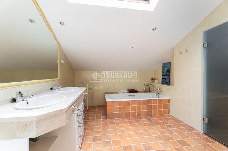Foto a758d6a6-b660-4700-bf60-d78ad7d41cb7. Casa  en venta en las rozas de madrid en Yucatán-La Cornisa Rozas de Madrid (Las)