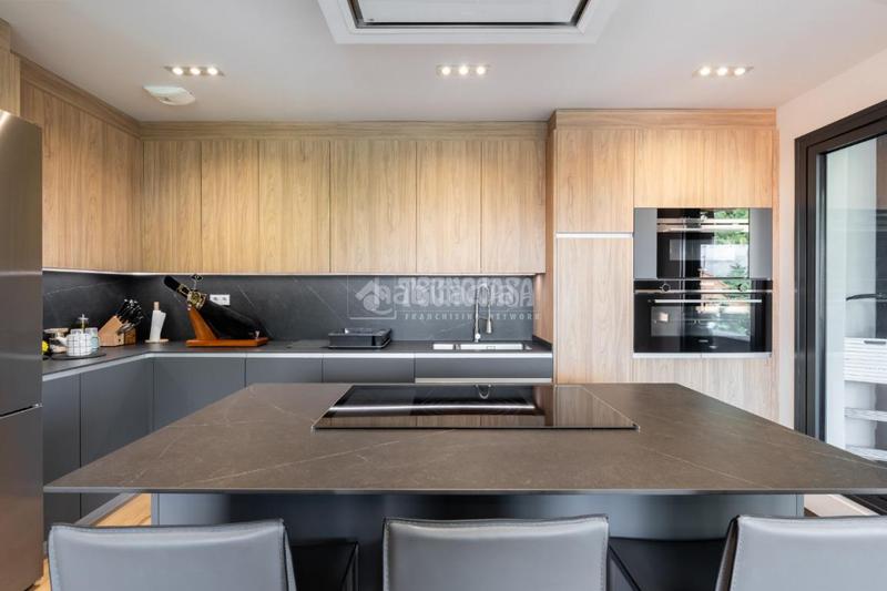 Foto c48a50d1-91e3-4e89-a39c-7a8a975f4cd6. Ático  en venta en las rozas de madrid en Yucatán-La Cornisa Rozas de Madrid (Las)