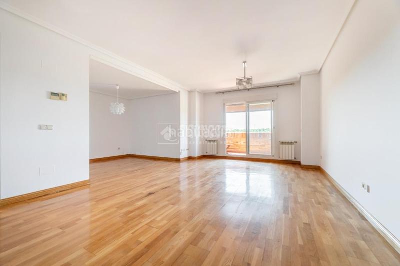 Foto 23a3fd57-56df-4bd6-94cb-b51ebce309f8. Location appartement avec parking dans Monte el Pilar Majadahonda