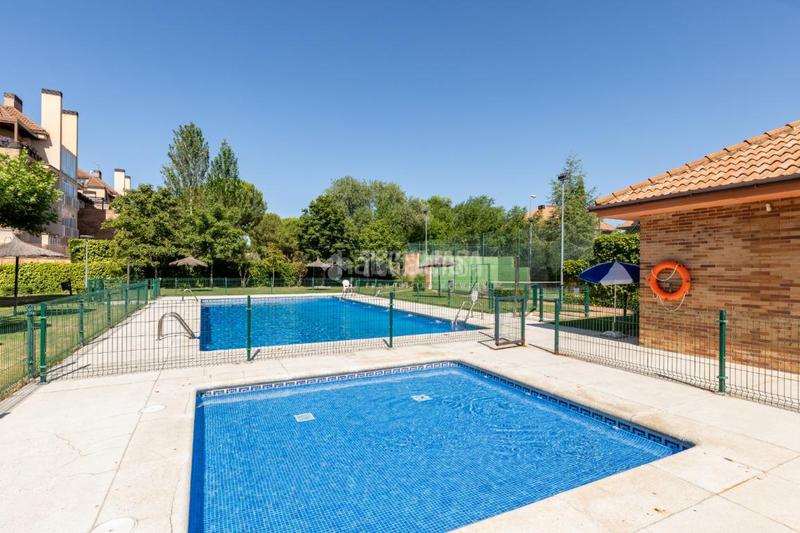 Foto 6c3a0b46-4422-42f8-829a-cd1ae199b77b. Location appartement avec parking dans Monte el Pilar Majadahonda