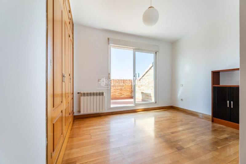 Foto 8d22ad66-f1f3-4b8b-91d8-09c1adeaddd9. Location appartement avec parking dans Monte el Pilar Majadahonda