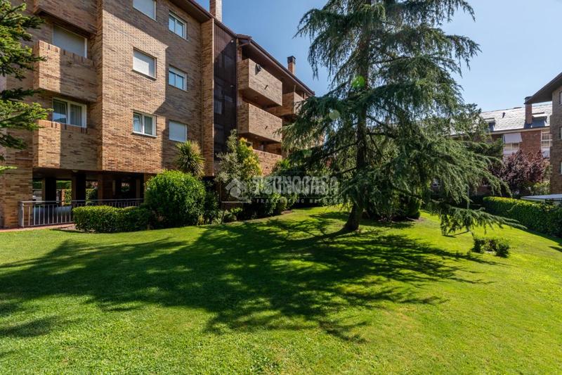 Foto 96e4026d-1e0e-435d-aa65-d6c94b7de322. Location appartement avec parking dans Monte el Pilar Majadahonda