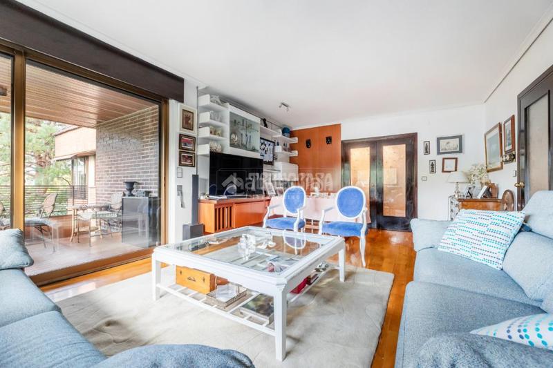 Foto 3b1ea09c-aebe-450e-99c1-c572e41d4380. Flat with parking pool in Carretera del Plantío Majadahonda